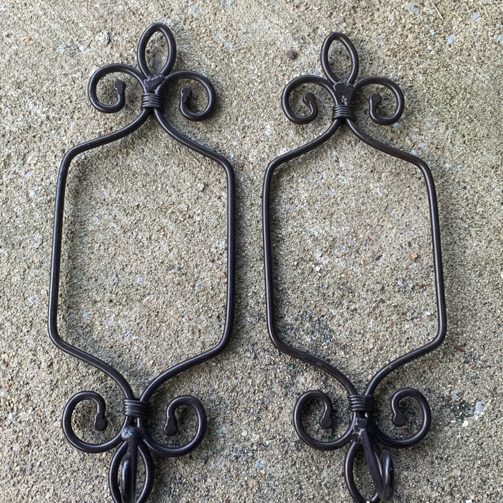 Pair of metal wall hangers